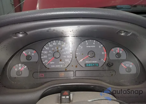 1999 Ford Mustang z USA, uszkodzony, nr VIN 1FAFP4047XF131276